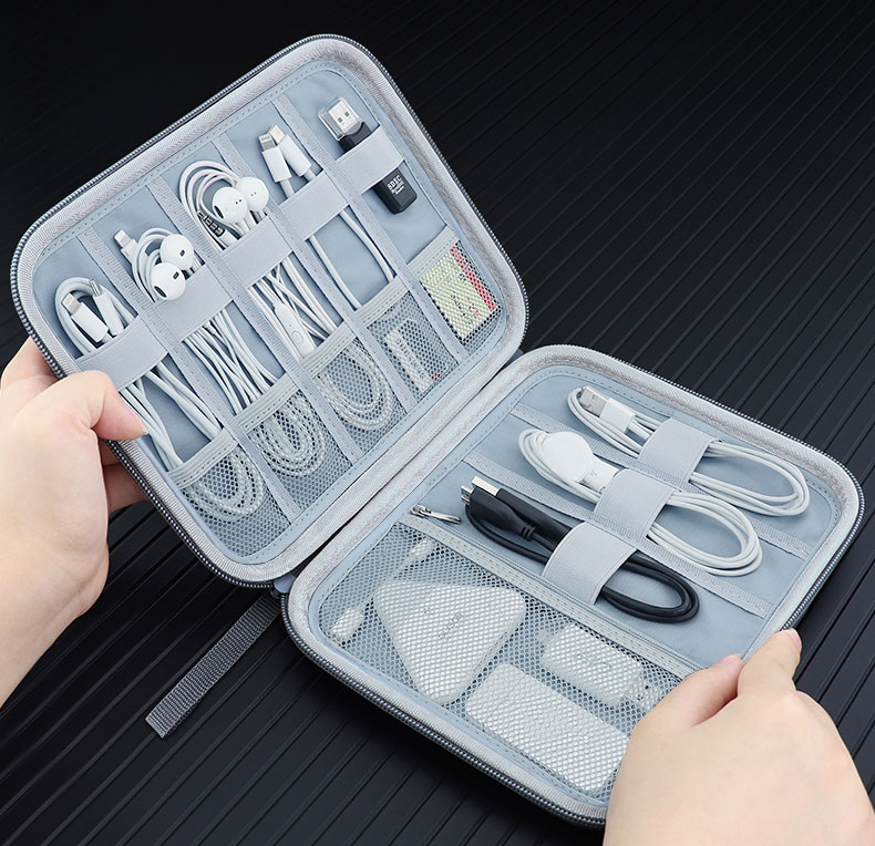 TECH KIT ORGANIZER